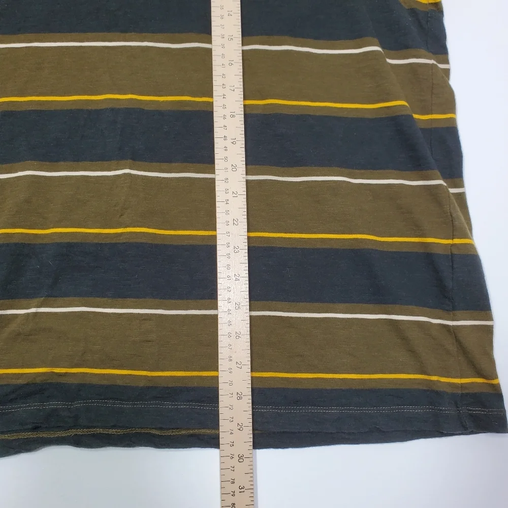 Levis T-Shirt Men Size 3XL‎ Short Sleeves Crewneck Striped Multicolor Pocket